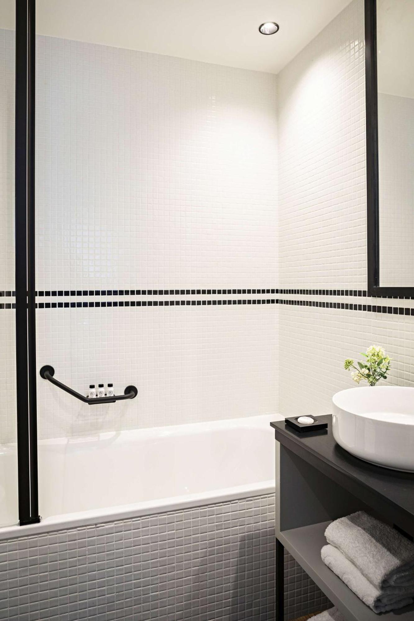 Best Western Premier The Blake Paris Gare Saint Lazare Ngoại thất bức ảnh